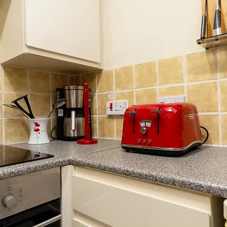 Feriehus Contractor-friendly 3-bed In Prime Location - Pass The Keys