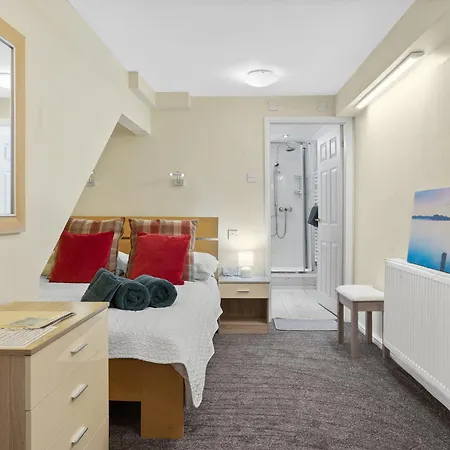 Contractor-friendly 3-bed In Prime Location - Pass The Keys Ulverston