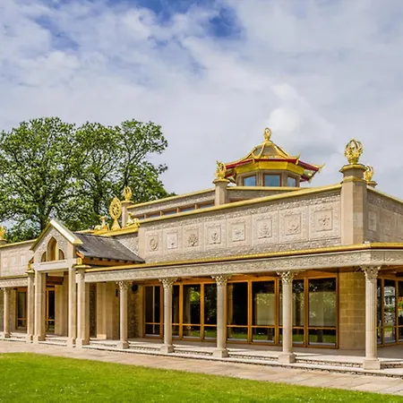 Contractor-friendly 3-bed In Prime Location - Pass The Keys *